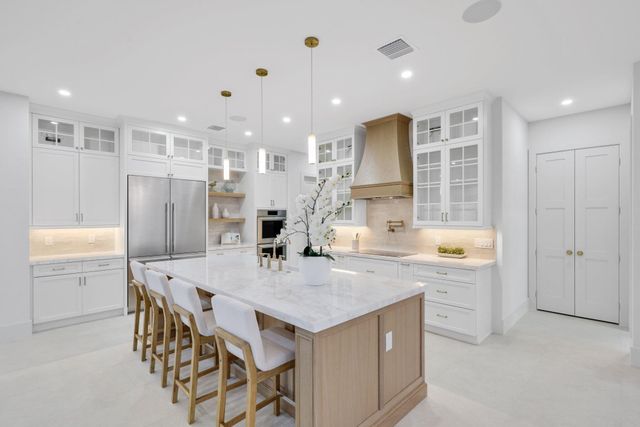 1041 Bimini Lane, West Palm Beach, FL 33404