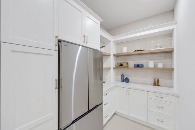 1041 Bimini Lane, West Palm Beach, FL 33404
