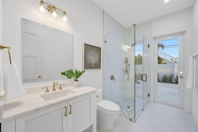 1041 Bimini Lane, West Palm Beach, FL 33404