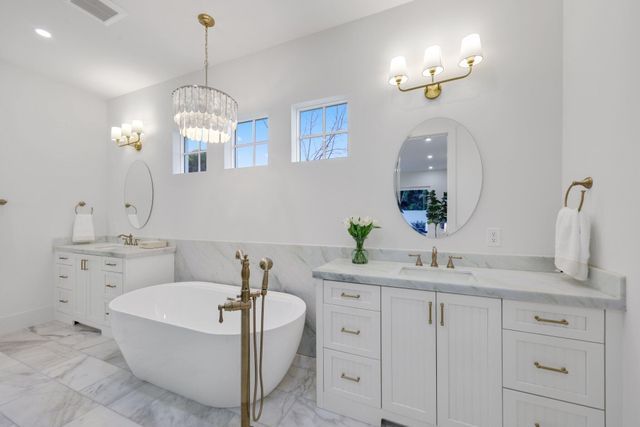 1041 Bimini Lane, West Palm Beach, FL 33404