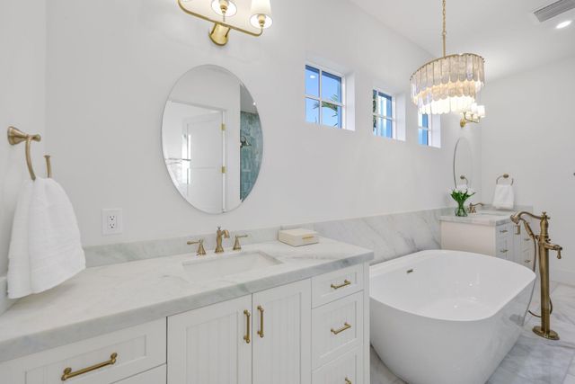 1041 Bimini Lane, West Palm Beach, FL 33404