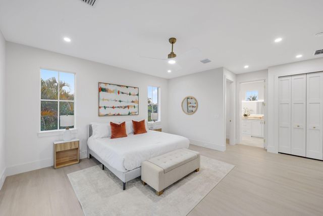 1041 Bimini Lane, West Palm Beach, FL 33404