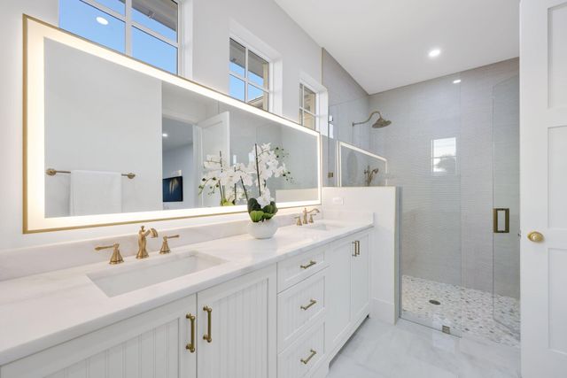 1041 Bimini Lane, West Palm Beach, FL 33404