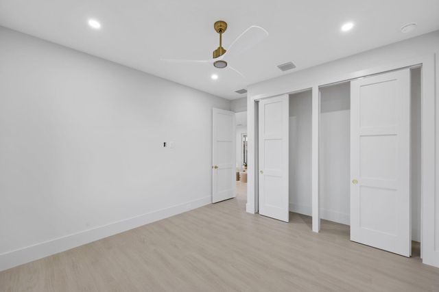 1041 Bimini Lane, West Palm Beach, FL 33404