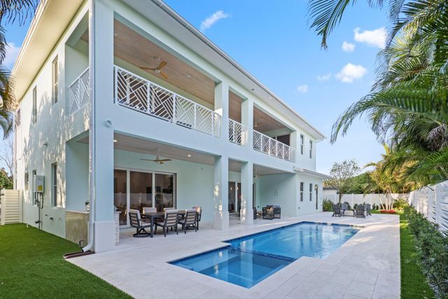1041 Bimini Lane, West Palm Beach, FL 33404