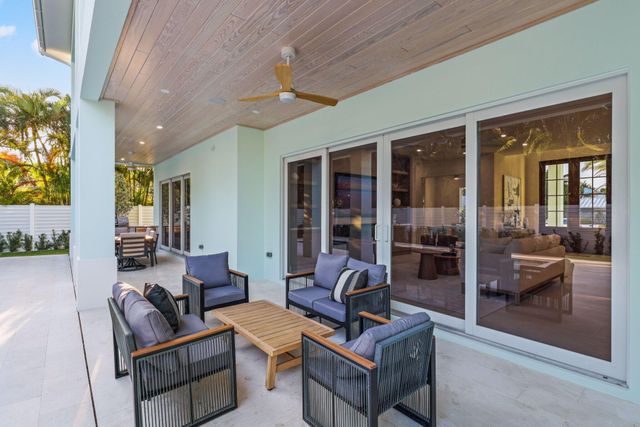1041 Bimini Lane, West Palm Beach, FL 33404