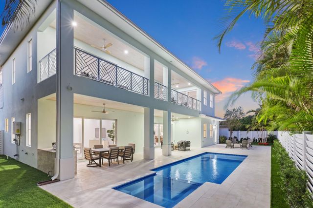 1041 Bimini Lane, West Palm Beach, FL 33404