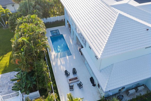1041 Bimini Lane, West Palm Beach, FL 33404