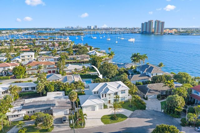 1041 Bimini Lane, West Palm Beach, FL 33404