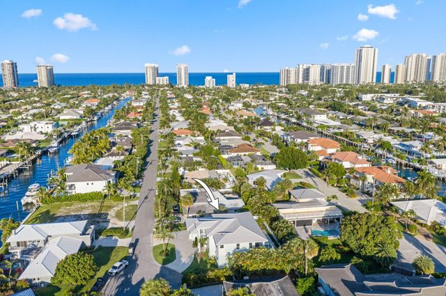 1041 Bimini Lane, West Palm Beach, FL 33404