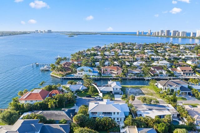 1041 Bimini Lane, West Palm Beach, FL 33404