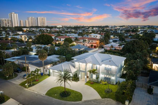 1041 Bimini Lane, West Palm Beach, FL 33404