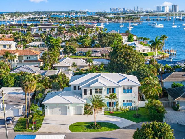 1041 Bimini Lane, West Palm Beach, FL 33404
