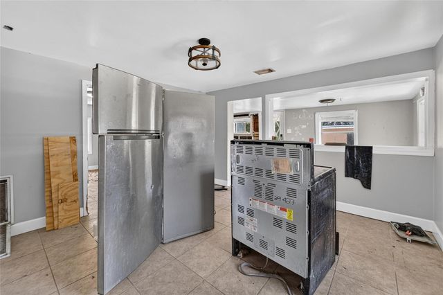 805 E SHELL POINT ROAD, Ruskin, FL 33570