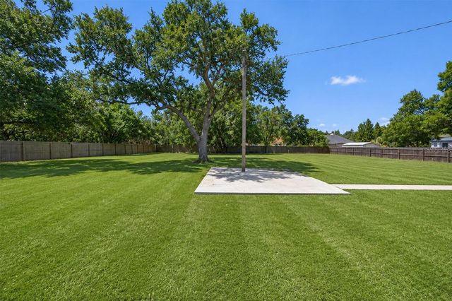 805 E SHELL POINT ROAD, Ruskin, FL 33570