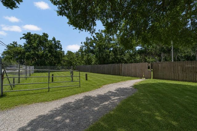 805 E SHELL POINT ROAD, Ruskin, FL 33570