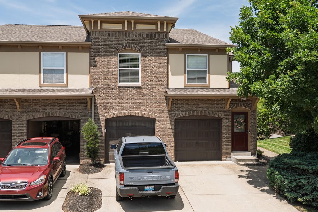 2205 Rolling Hills Drive, Fort Wright, KY 41017