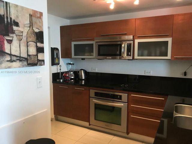 244 Biscayne Blvd 1906, Miami, FL 33132