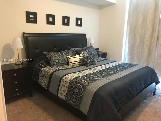 244 Biscayne Blvd 1906, Miami, FL 33132