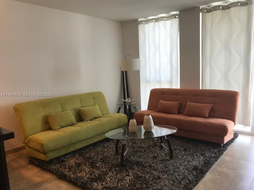 244 Biscayne Blvd 1906, Miami, FL 33132