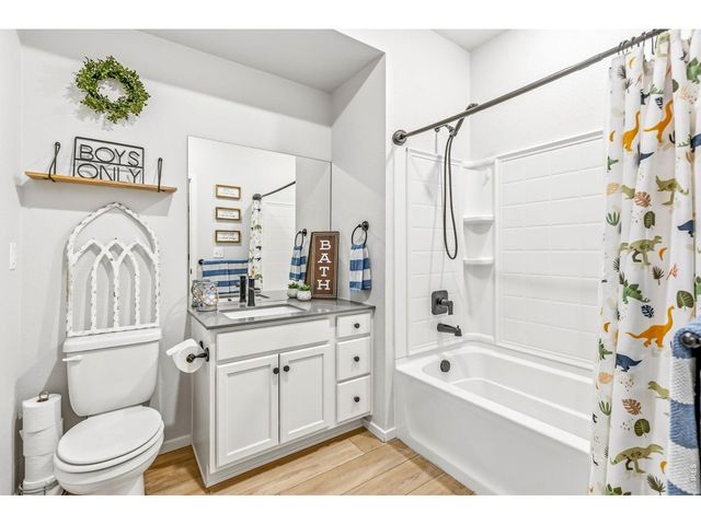 2086 Autumn Moon Dr 2, Windsor, CO 80550