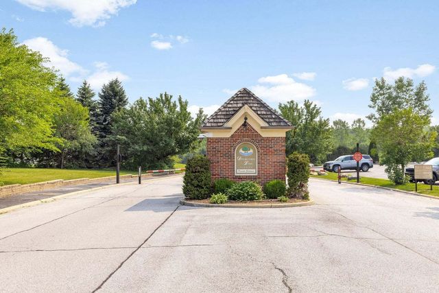 10559 Erie Drive E, Winfield, IN 46307