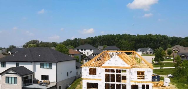 10559 Erie Drive E, Winfield, IN 46307