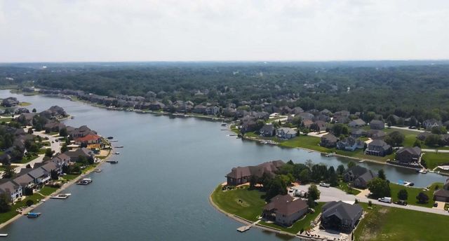 10559 Erie Drive E, Winfield, IN 46307