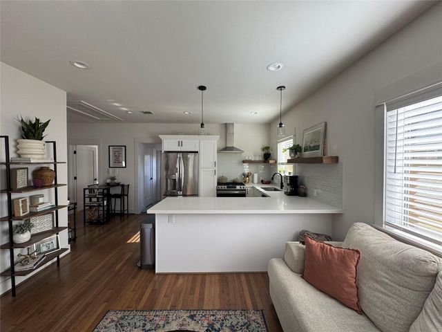 1033 Adele Street, Houston, TX 77009
