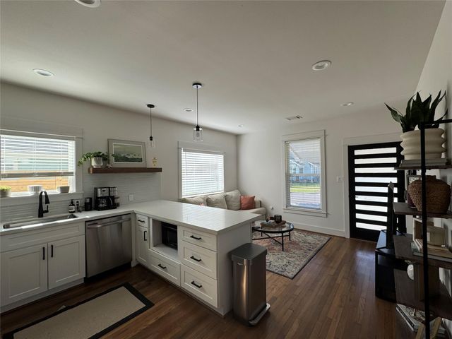 1033 Adele Street, Houston, TX 77009