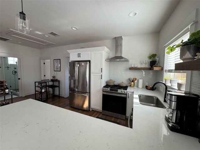 1033 Adele Street, Houston, TX 77009