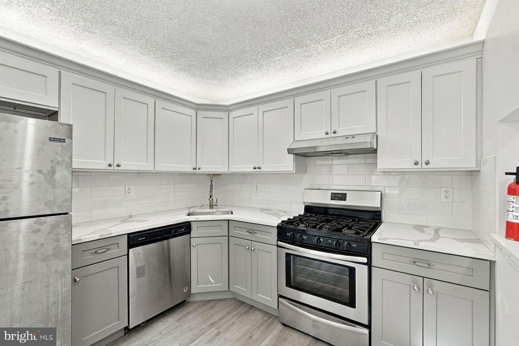 43 MULBERRY CT, Hamilton, NJ 08619 — photo 5