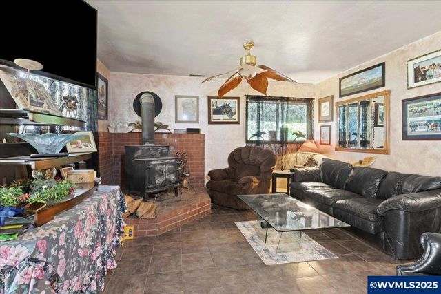 38742 Scravel Hill Rd NE, Albany, OR 97322