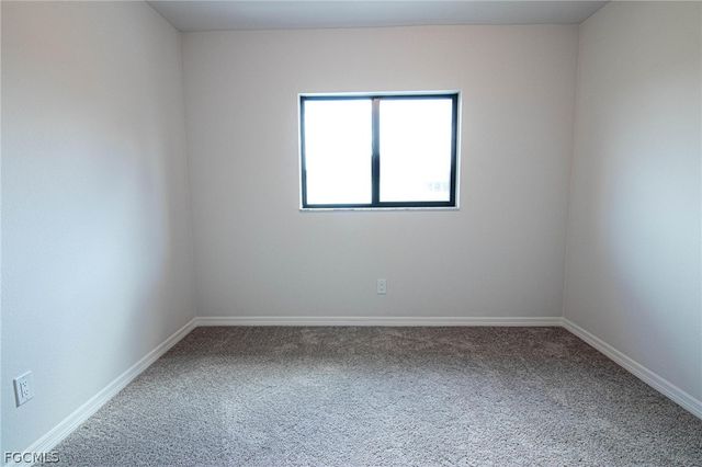 3594 NE 9th PL, Cape Coral, FL 33909