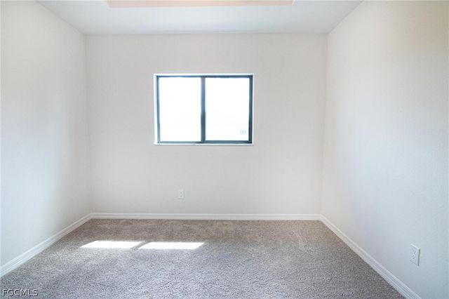 3594 NE 9th PL, Cape Coral, FL 33909