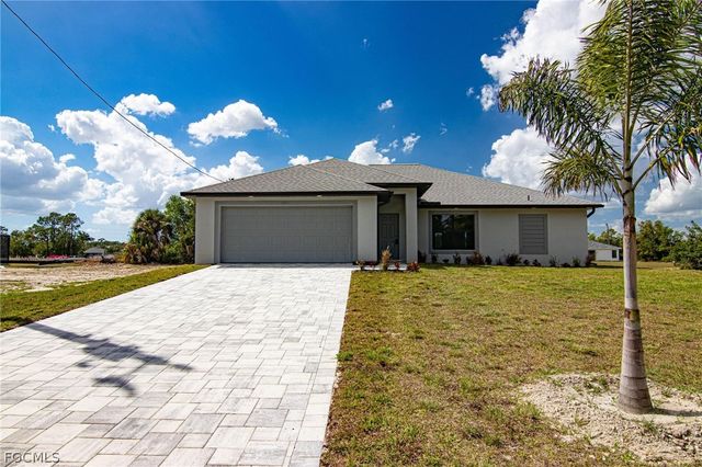 3594 NE 9th PL, Cape Coral, FL 33909