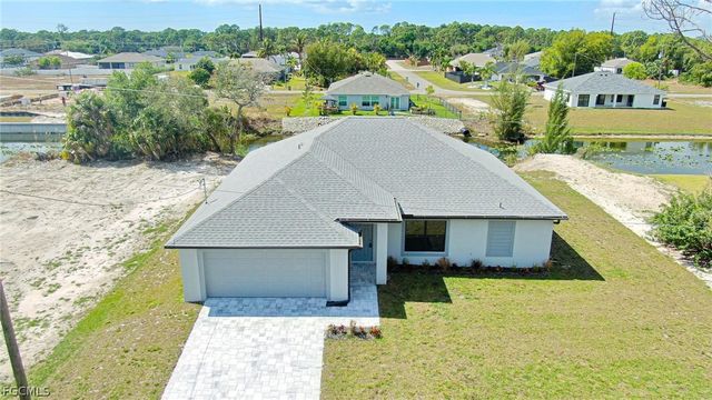 3594 NE 9th PL, Cape Coral, FL 33909