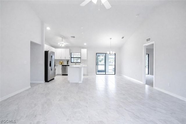 3594 NE 9th PL, Cape Coral, FL 33909