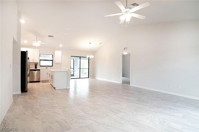 3594 NE 9th PL, Cape Coral, FL 33909