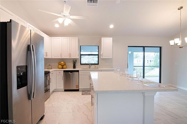 3594 NE 9th PL, Cape Coral, FL 33909