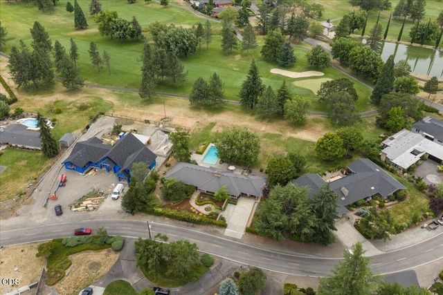 2956 Fairview Drive, Medford, OR 97504