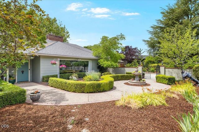 2956 Fairview Drive, Medford, OR 97504