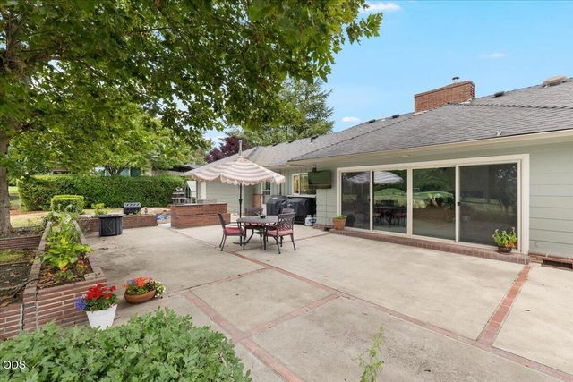 2956 Fairview Drive, Medford, OR 97504