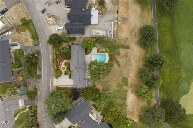 2956 Fairview Drive, Medford, OR 97504