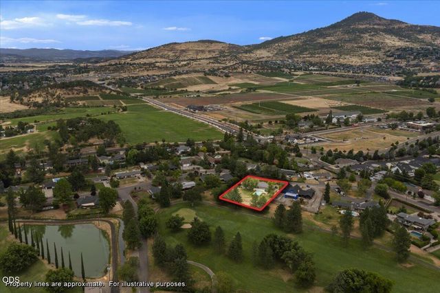 2956 Fairview Drive, Medford, OR 97504