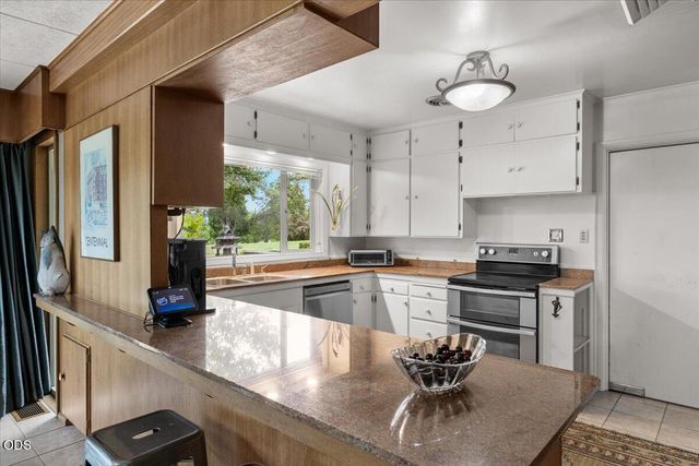 2956 Fairview Drive, Medford, OR 97504