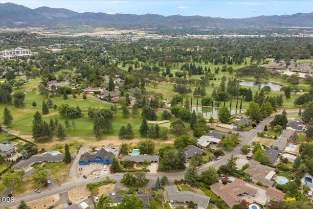 2956 Fairview Drive, Medford, OR 97504
