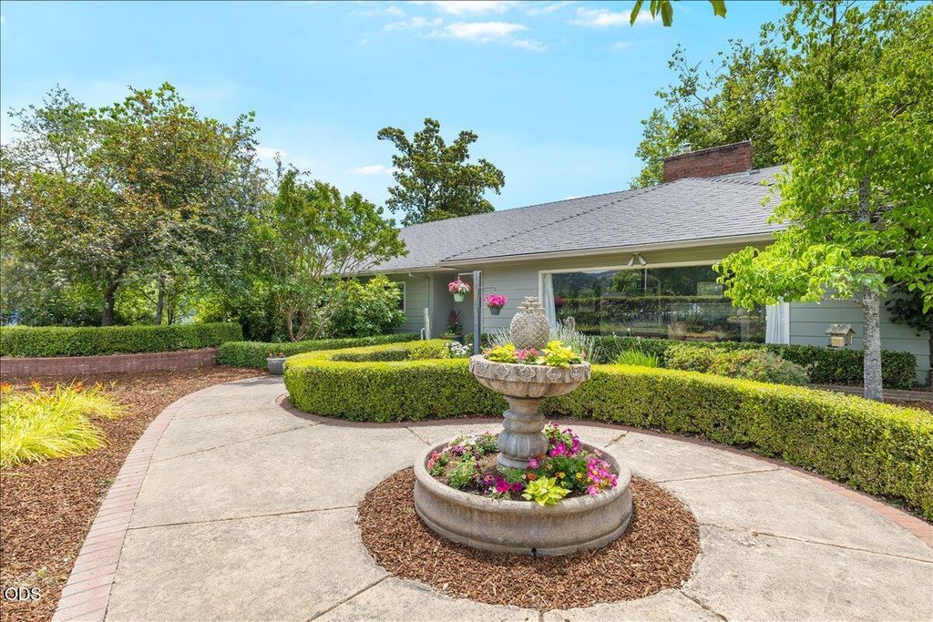 2956 Fairview Drive, Medford, OR 97504