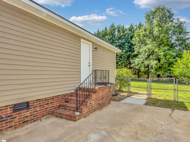 15 Childress Circle, Greenville, SC 29617