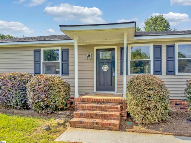 15 Childress Circle, Greenville, SC 29617